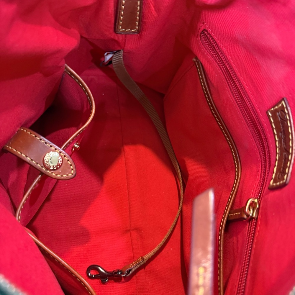 Dooney and Bourke Green Pebbled Grain Leather Bag - Picture 4 of 10